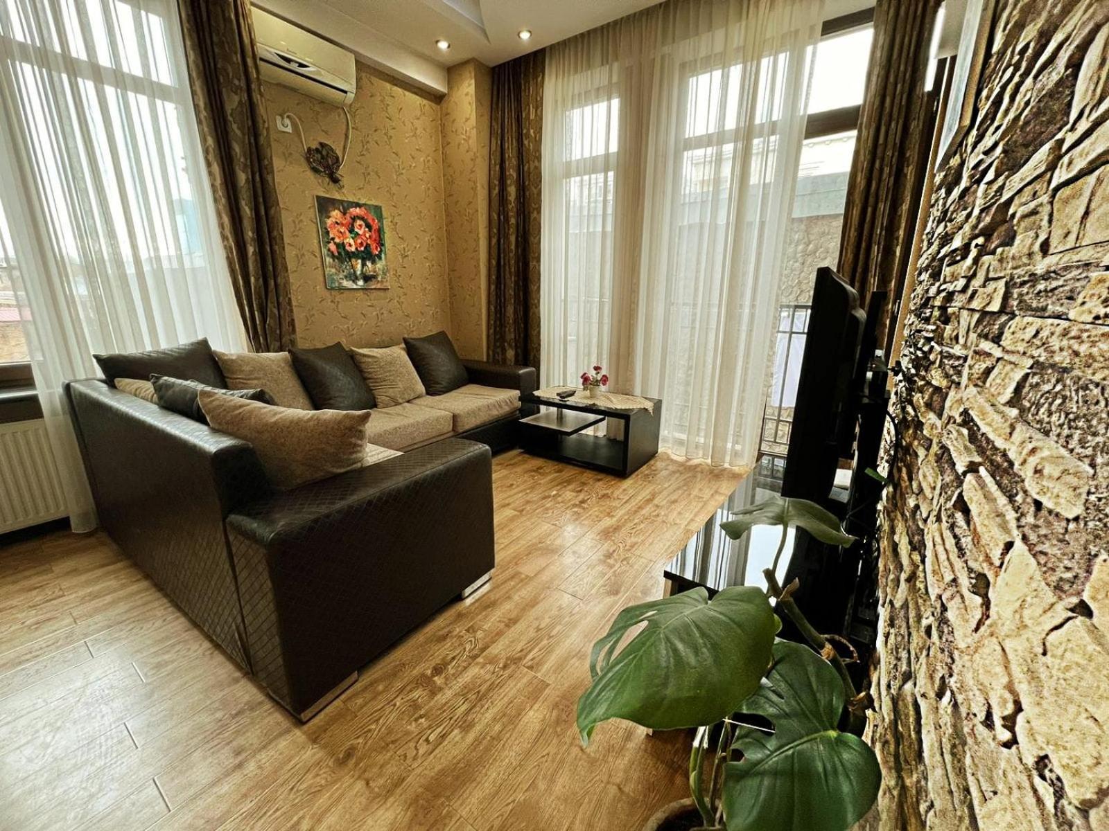 Cozy Apartment In The City Center Mtatsminda Tbilisi Exterior photo