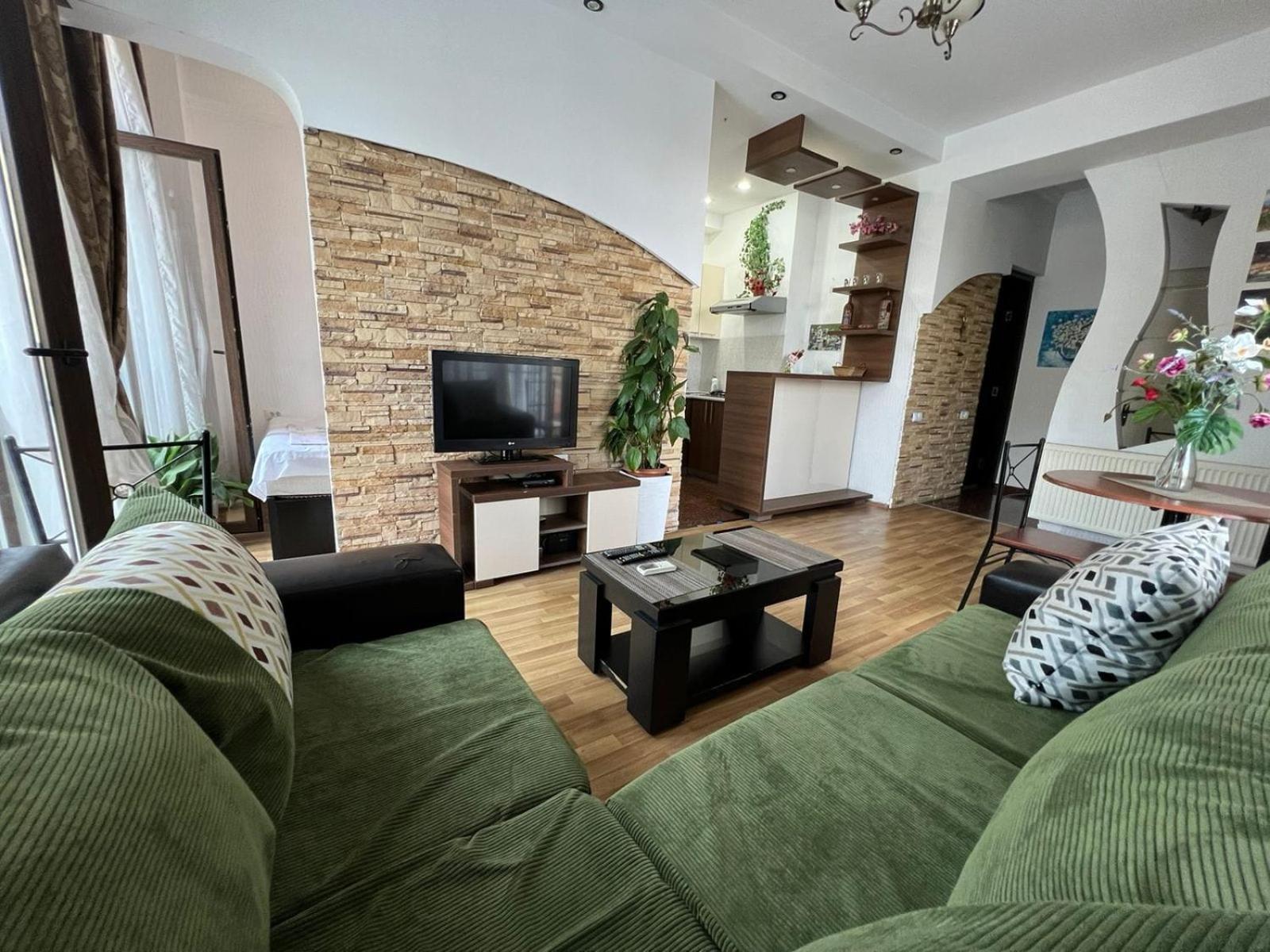 Cozy Apartment In The City Center Mtatsminda Tbilisi Exterior photo