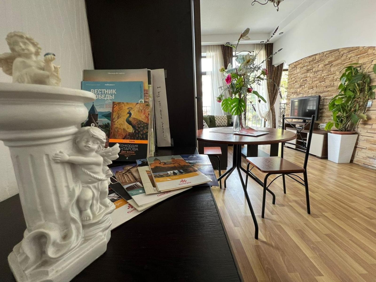 Cozy Apartment In The City Center Mtatsminda Tbilisi Exterior photo