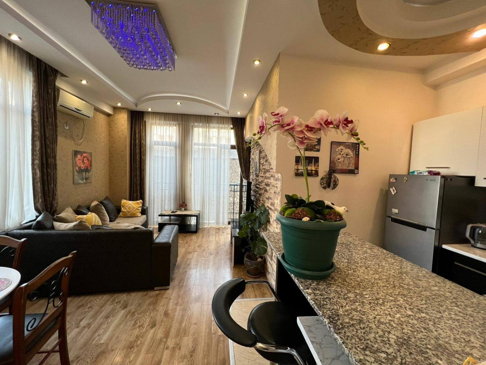 Cozy Apartment In The City Center Mtatsminda Tbilisi Exterior photo